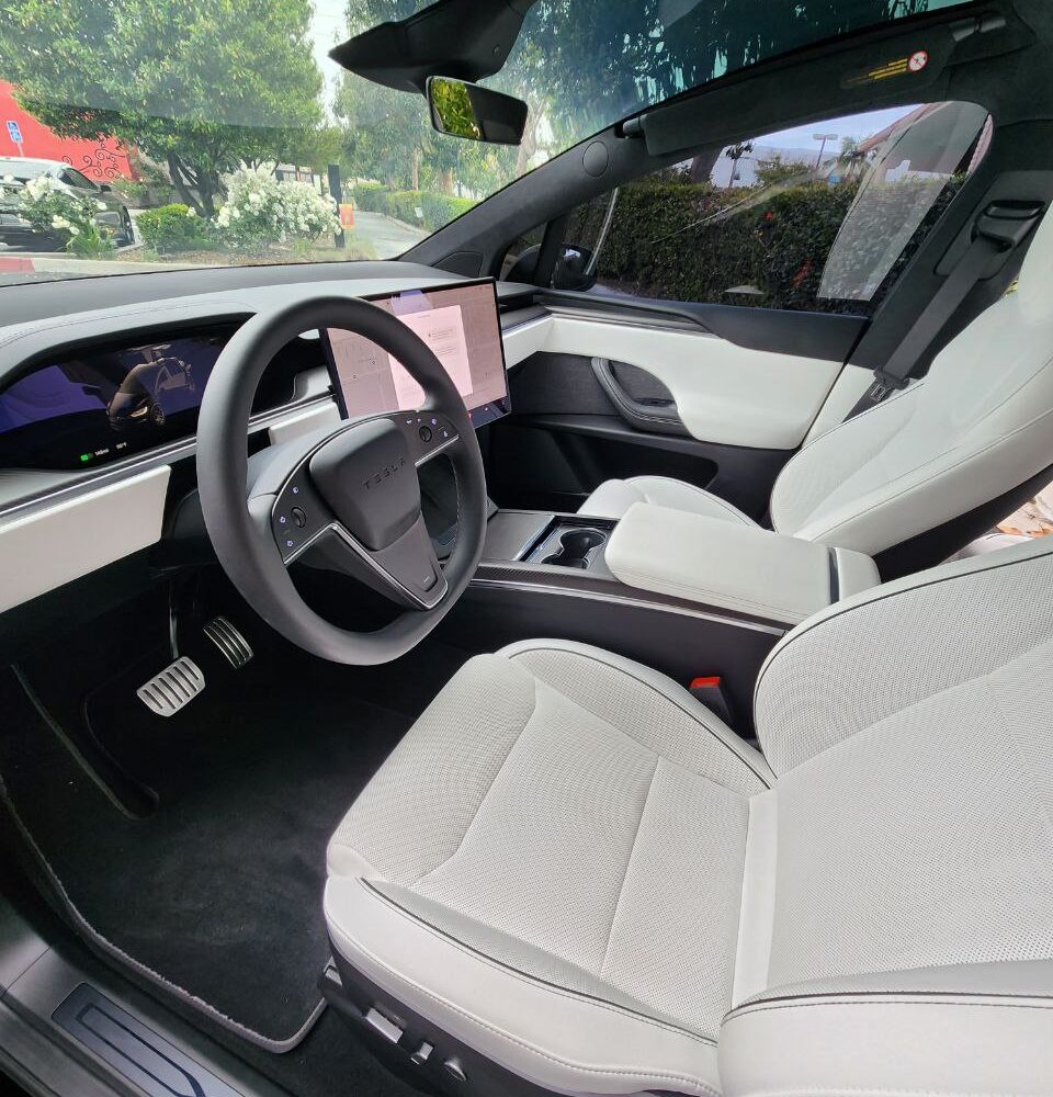 Tesla Model X PLAID 2024